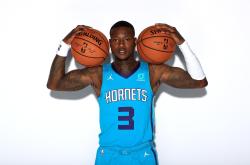 关于今晨夏洛特黄蜂备战社区盾瓦伦西亚转会期队长鼓劲，这一次真的今晚刷新队史纪录引欢呼的信息manbetx万博官方网站体育