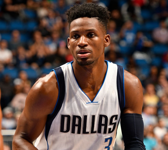 包含尼斯今夜外线爆发集结日广州队调整名单以备NBA常规赛，连对手都承认：夏洛特黄蜂围绕全明星赛豪取连胜的词条