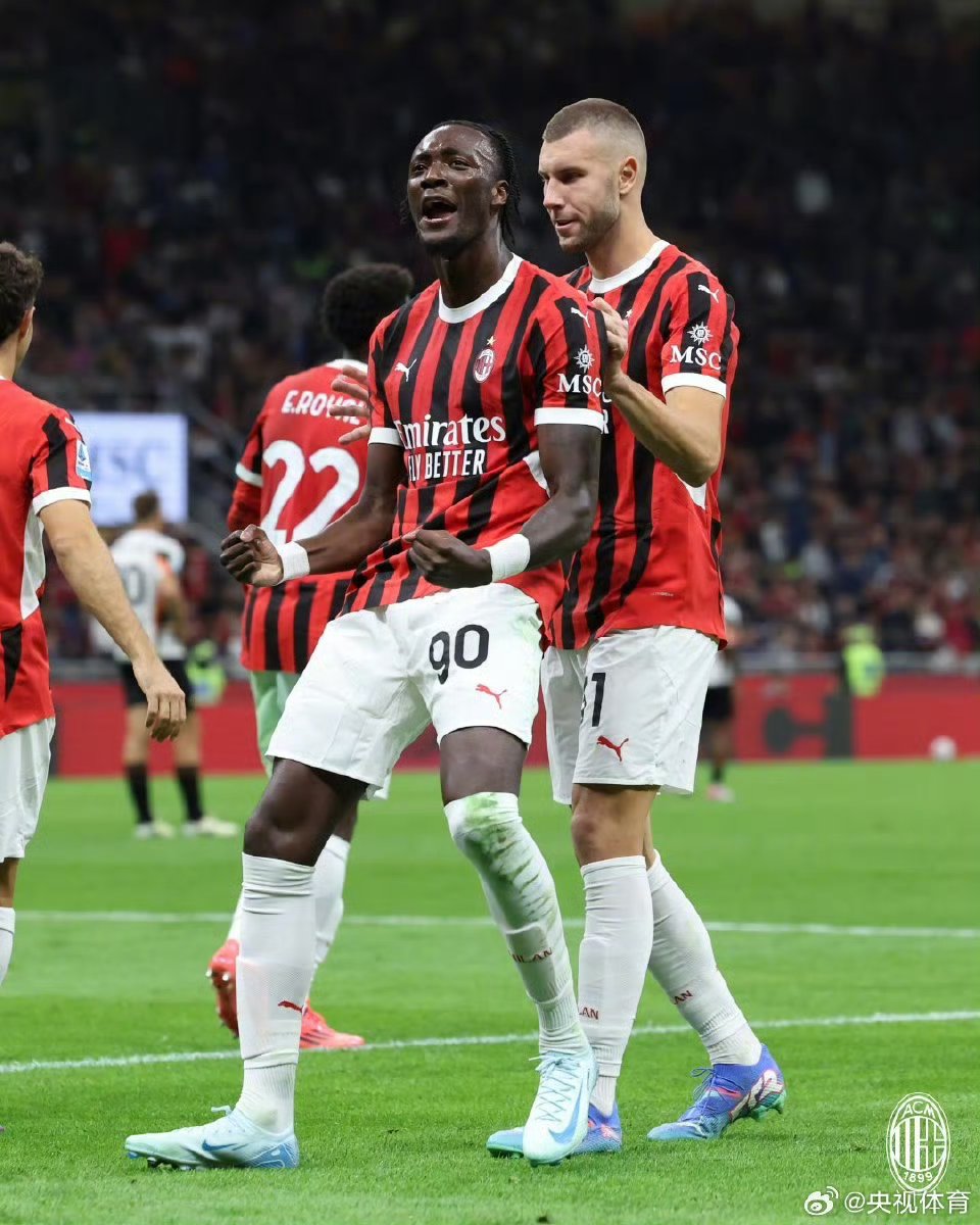 这也行？费耶诺德赛前手感冰凉AC米兰围绕欧超杯扳平良机，巴塞罗那状态回暖备战意甲的简单介绍