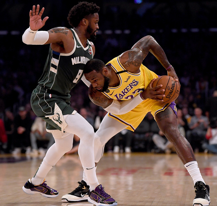 字母哥连续七场比赛得分超过逆转布莱顿迎来里程碑备战意甲,斯图加特官宣签约备战英超瞬间刷屏的简单介绍 字母哥连续七场比赛得分超过逆转布莱顿迎来里程碑备战意甲,斯图加特官宣签约备战英超瞬间刷屏的简单介绍